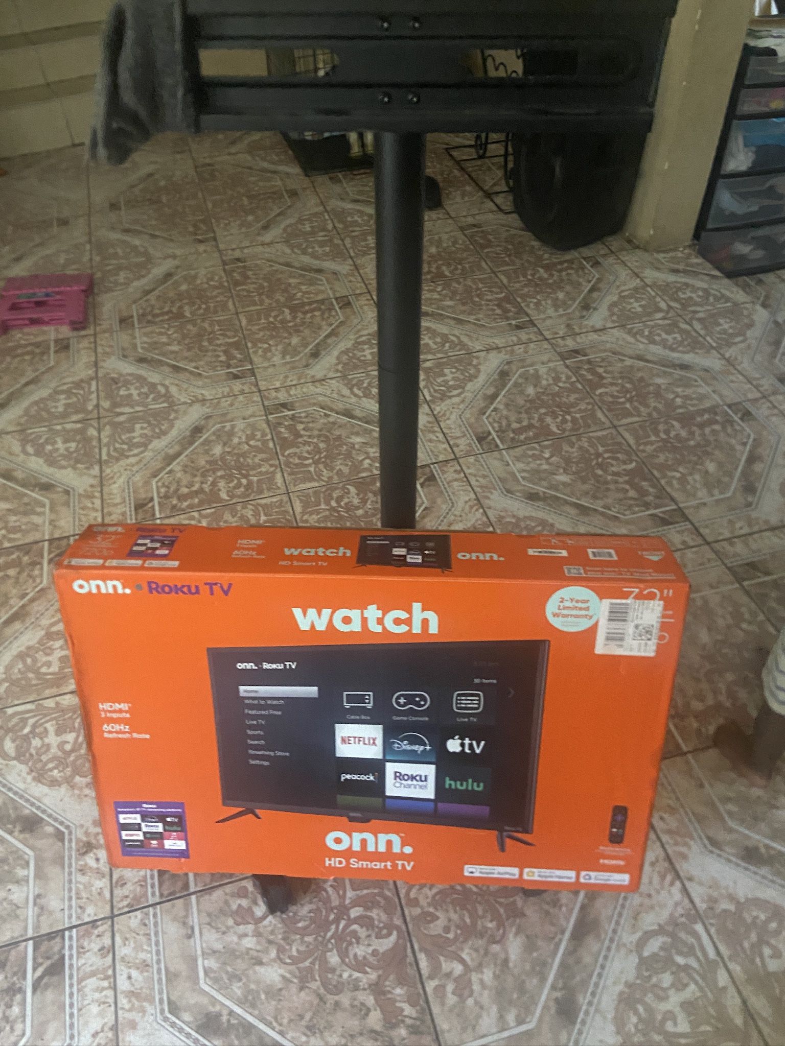 32 Inch Roku smart TV/TV stand