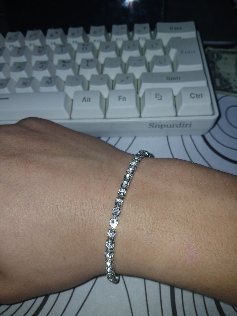 Light Weight Moissanite Braclet