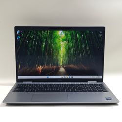 Dell Latitude 5540 15.6" i5-1345U 1.6GHz 32GB RAM 512GB SSD