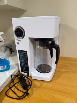Bluevua water filter machine (no connection to water needed) plug and use