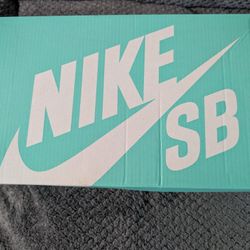 Concepts x  Dunk Low SB 'Orange Lobster' 