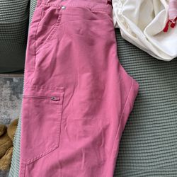 FIGS Scrub Set Large Pink Catarina Top + Pants