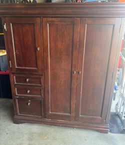 FREE Wood Computer Cabinet