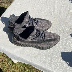 Yeezy 350 v2 shoes For Sale