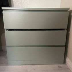 Sleek 3-Drawer Dresser