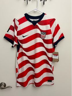 Woman’s USA replica jersey