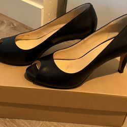 Size 5 1/2.B ——leather Shoes 