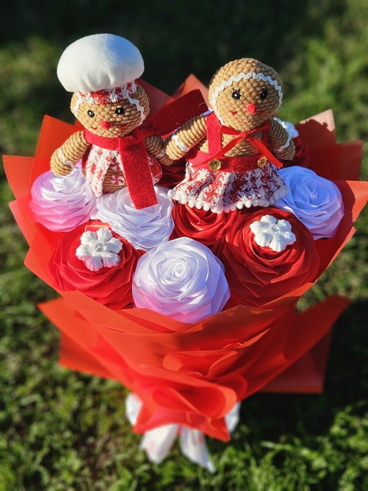 Christmas Eternal Bouquet of 12 Roses π