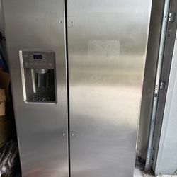 GE Side By Side Refrigerator 