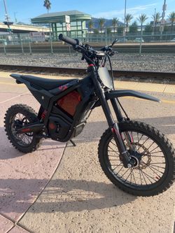 STRIKE 60V Electric Dirt Bike – Excellent Condition