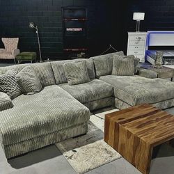 Lindyn Double Chaise Sectional 