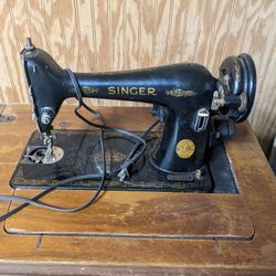 Vintage 1940's Singer Sewing Machine