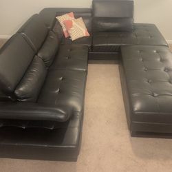 Gorgeous Modern Elegant design black leather Set