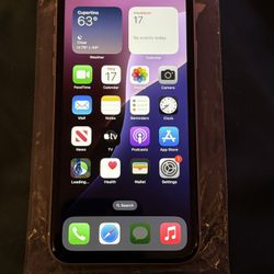 Apple - iPhone 11 with 64GB Memory Cell Phone (Unlocked) - White
