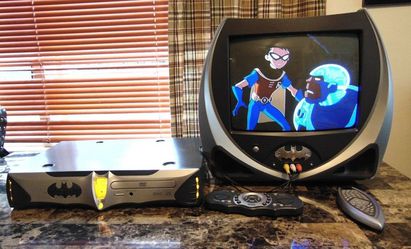 Super Rare Kids Station Batman 13” Color TV - DVD - Remotes - Cables