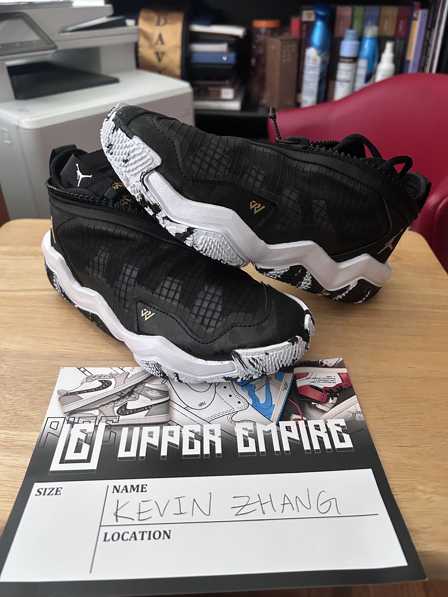 Jordan Why Not Zer0.6 Black White Metallic Gold size 4.5y