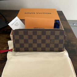 Louis Vuitton Long Zippy Wallet 