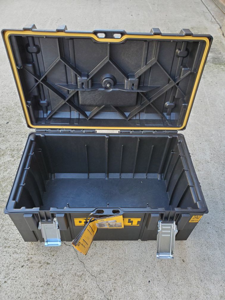 Dewalt tool box