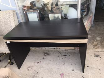 Small desk delivery upon request 47x24