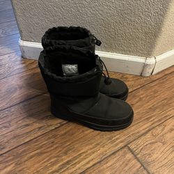 Snow Boots Size 8