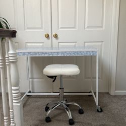 Mesa De Maquillaje 💄 Oh De Computadora En Venta Muy Buenas Condiciones Con Todo Y Cilla 