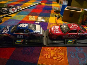 diecast race cars both have scratches