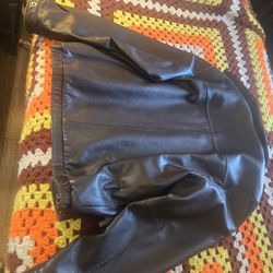 Ladies'/ Men's  genuine leather jacket size 38/40. Medium.   medium