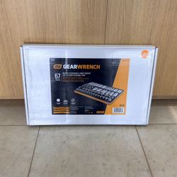 GEARWRENCH -GWMSSKT12MM 1/2” 67 PIECE METRIC STANDARD & DEEP SOCKET SET IN FOAM STORAGE TRAY