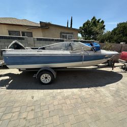 Capri boat with 125 engine