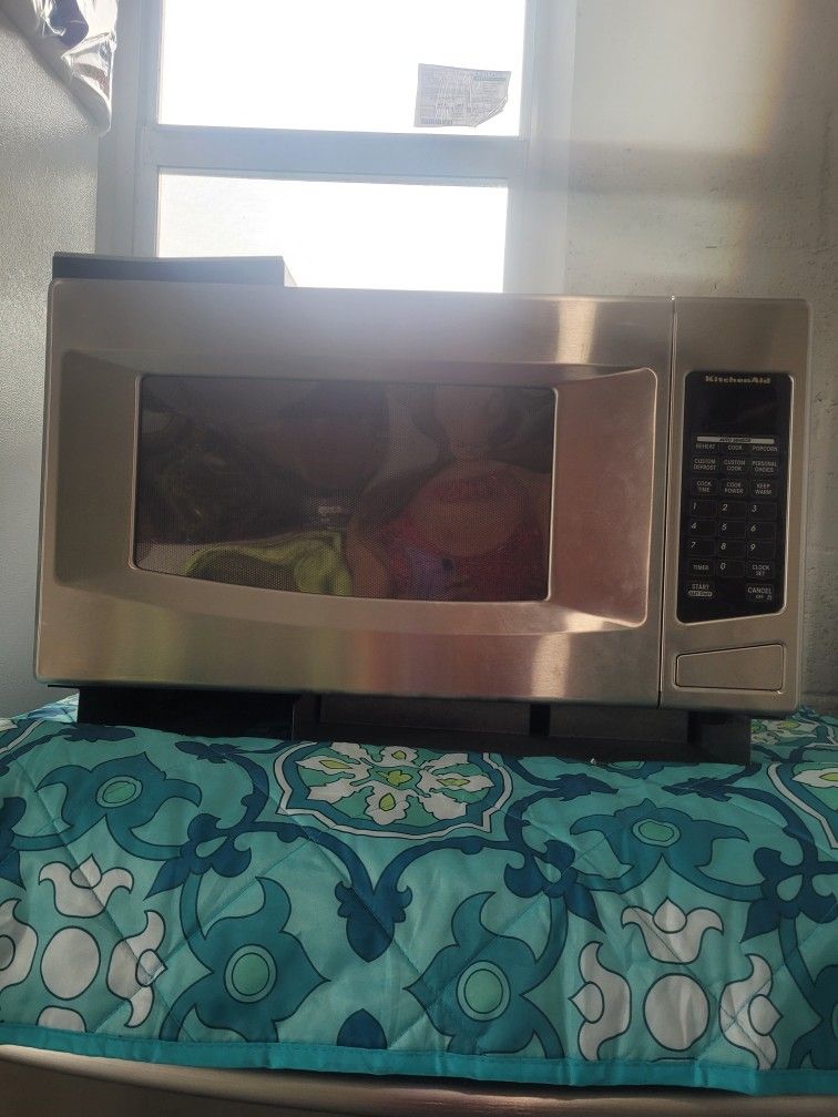 KitchenAid Microwave Good Condition