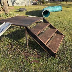 Metal Platform With Stairs $50 Very Very Heavy!