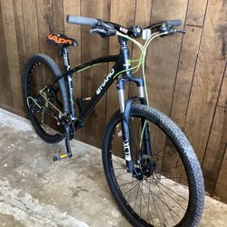HARO CALAVERA SPORT 27.5” MOUNTAIN BIKE W / MECHANICAL DISC BRAKES