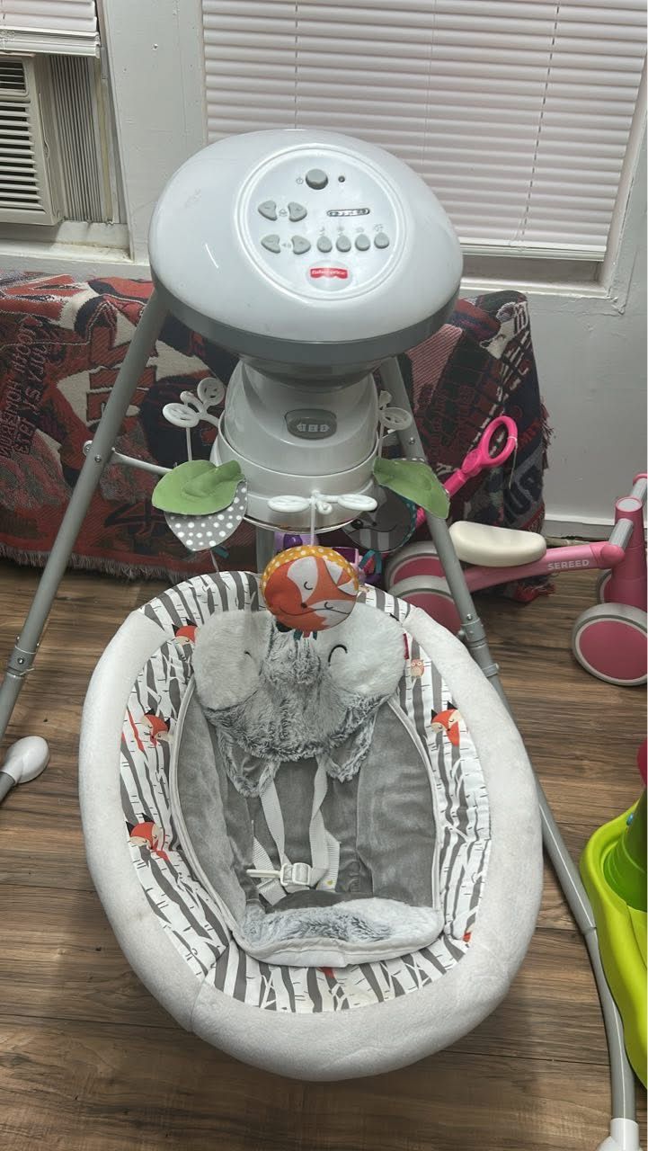 Fisher-Price Peek-a-boo Fox Cradle 'n Swing