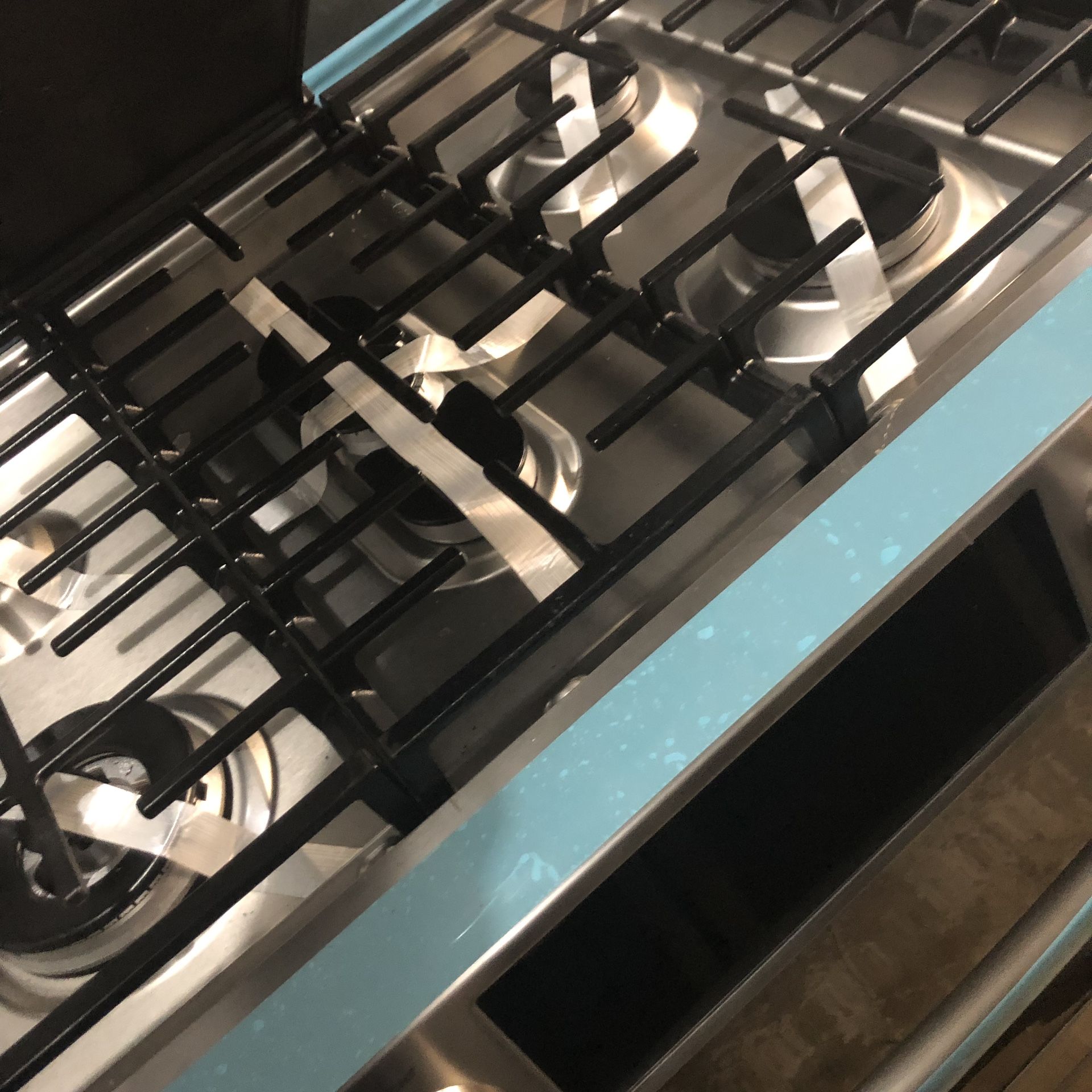 GE PROFILE 30β DUAL FUEL 5BURNER USED LIKE NEW RANGE WITH GRIDDLE , CONVECTION & SELF CLEAN