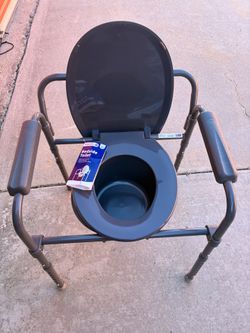 Portable commode