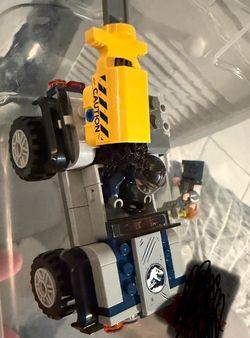 LEGO Jurassic World Vehicle Set with Minifigures