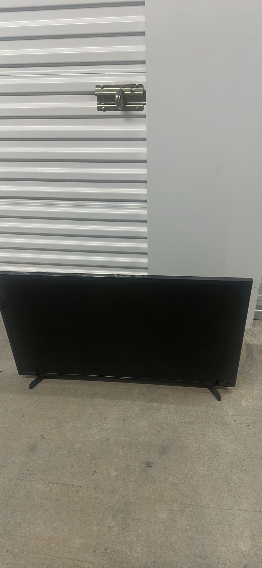 Samsung TV - 42 Inch 