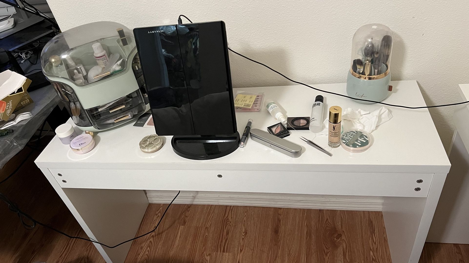 Makeup Table