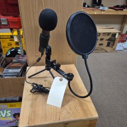 Sterling Q2U USB Microphone With Sterling Stand And Pop Shield 