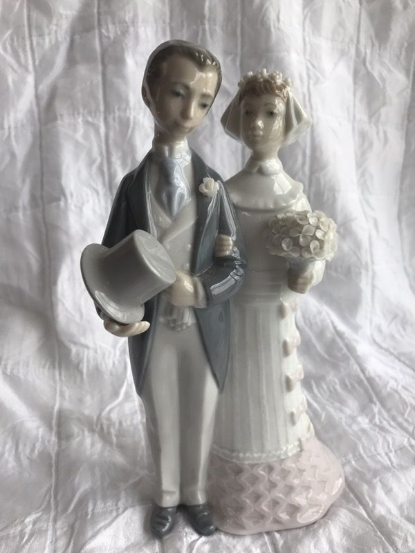LLADRO Porcelain Wedding Bride and Groom Figurine/Cake Topper