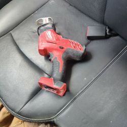Milwaukee Saw saw