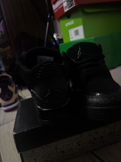 Air Jordan 3s Black Sneakers size 5/5