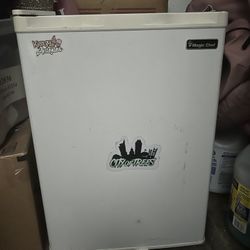 Mini Fridge 