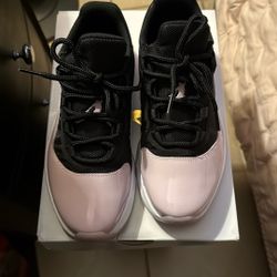 Women’s Air Jordan 11 CMFT Low Black/Iced Lilac-White 7.5