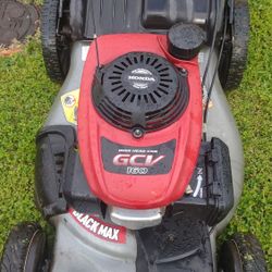 Honda Lawn Mower.  22 Inch  Good. Condition.   Con Transmission