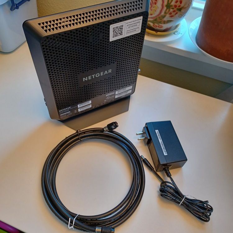 NETGWAR - Nighthawk AC 1900 Router with DOCSIS 3.0 Cable Modem - Black
