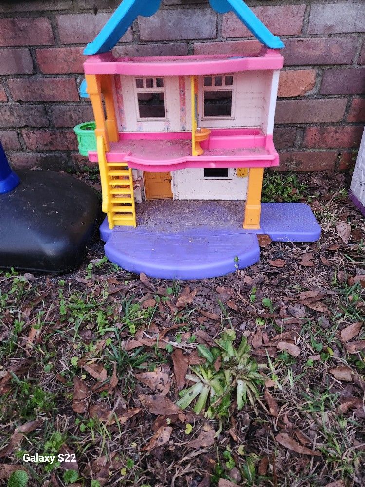 Dollhouses
