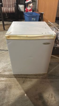 Small apartment fridge
