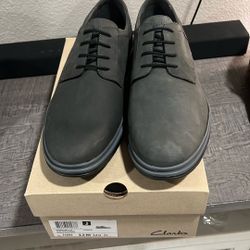 2 Pairs Of Shoes 13 M