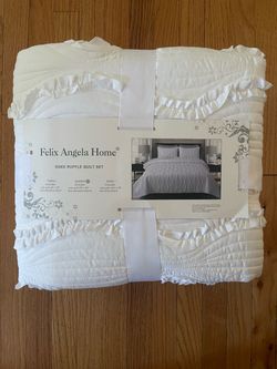White Ruffles Quilt 3 Piece Set for Queen Bed